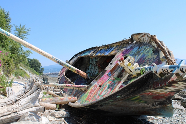 Abandoned boat on a beach in Washington 