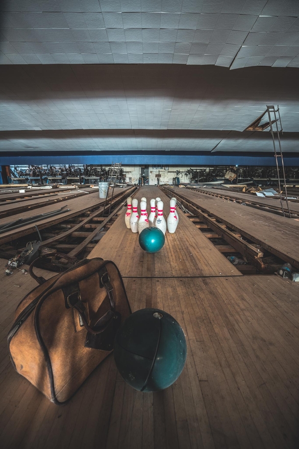 Abandoned bowling alley waiting to get demolished 