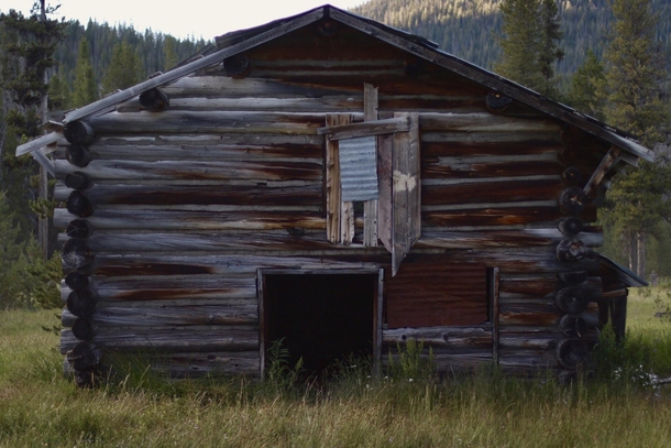 Abandoned cabin in Stanley ID more pics in comments