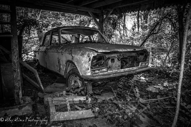 Abandoned car