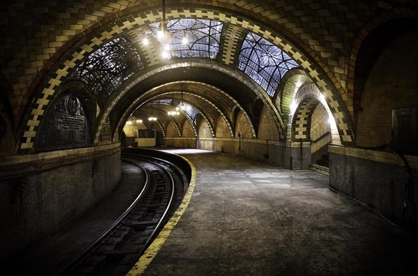 Abandoned City Hall subway station in New York  by Delana