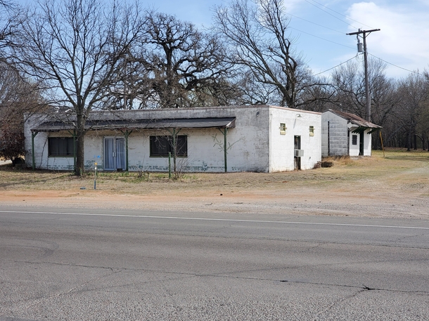 Abandoned country store West of Marietta OK