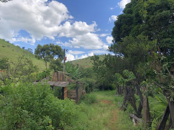 Abandoned farmhouse in Brazilian hinterland