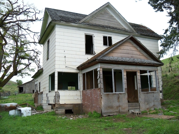 Abandoned farmhouse in rural Garfield County Washington 