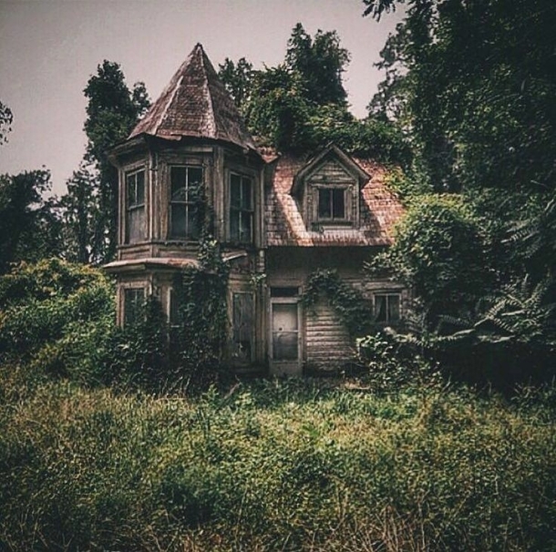 Abandoned Farmhouse Virginia Usa