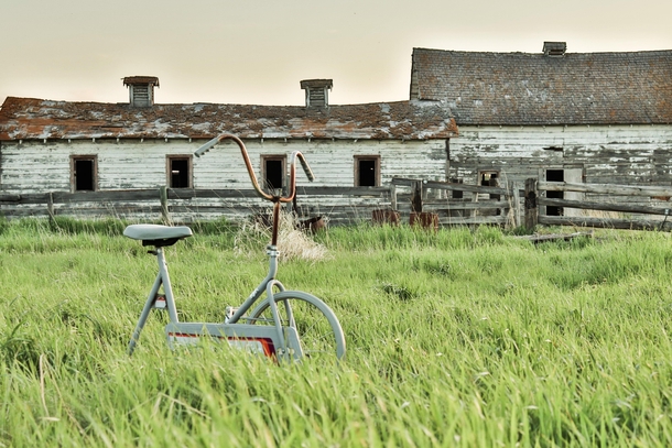 Abandoned farmstead in Alberta OC