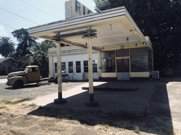 Abandoned gas station California Route 