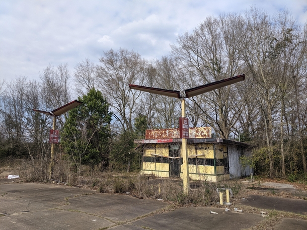 Abandoned gas station off of a southern alabama highway