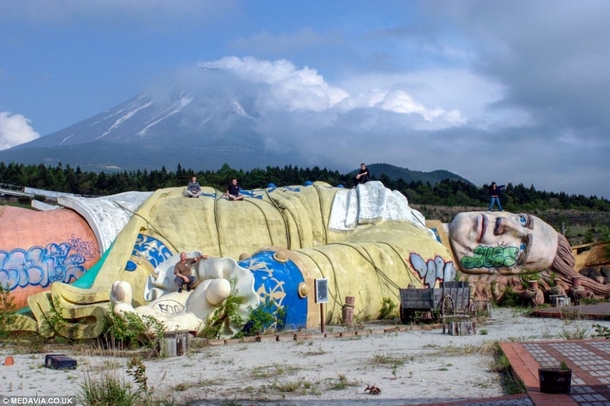 Abandoned Gullivers Travels Theme Park in Japan