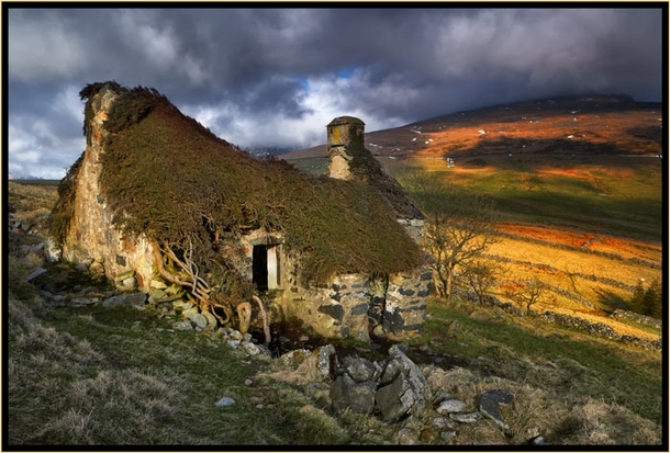 Abandoned Hermits Cottage Photo by Andrew Kime 