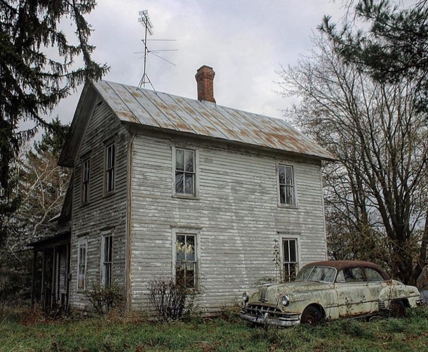 Abandoned Home and Vehicle in Rural Wisconsin 