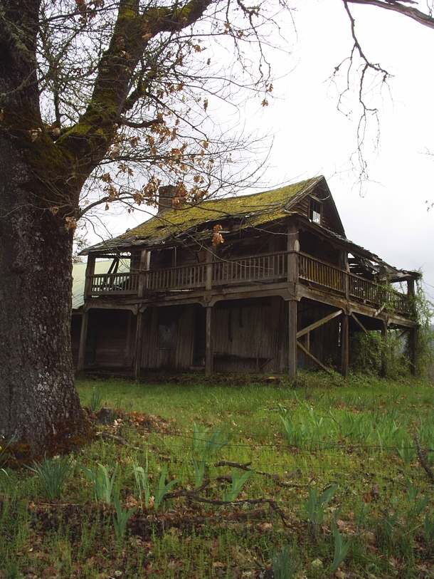 Abandoned home in Oregon 