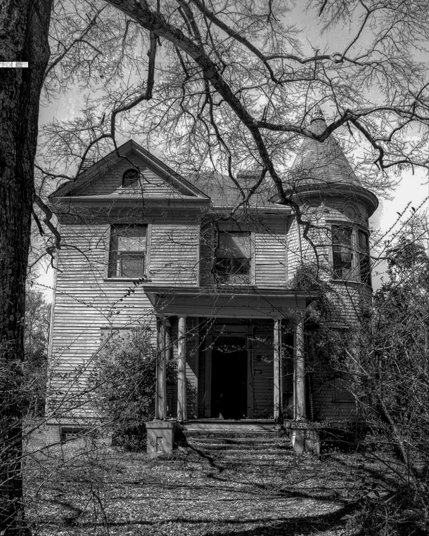 Abandoned home in Tuskegee AL