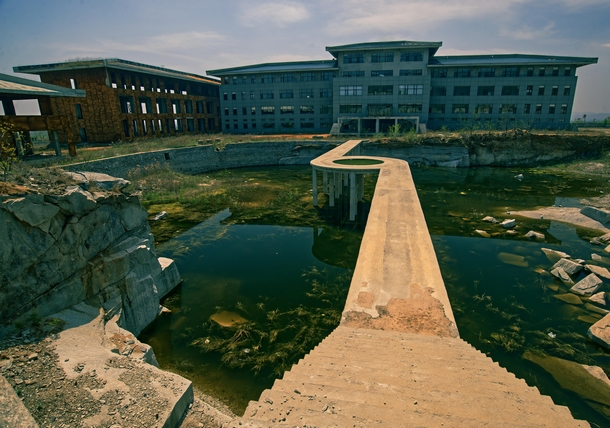 Abandoned hotel complex in Shandong