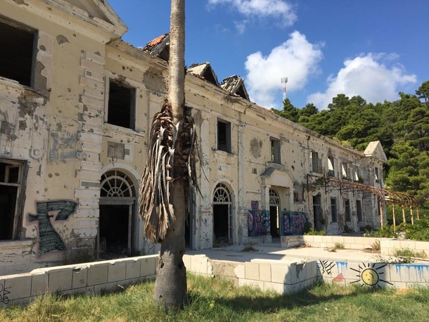 Abandoned hotel in Croatia pt
