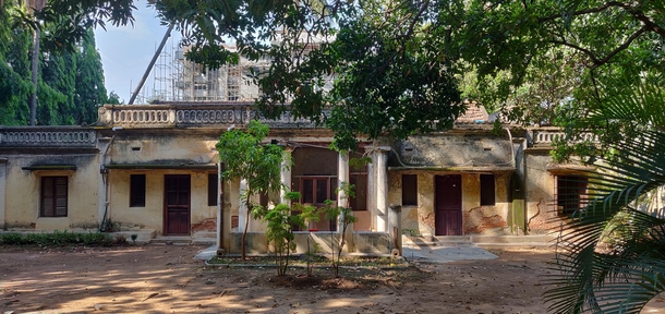 Abandoned House in Church Street Bangalore