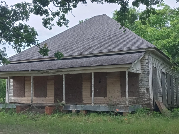 Abandoned house in Maydelle Tx