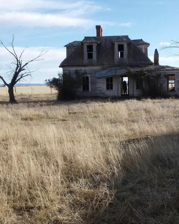 Abandoned house in Moriarty New Mexico