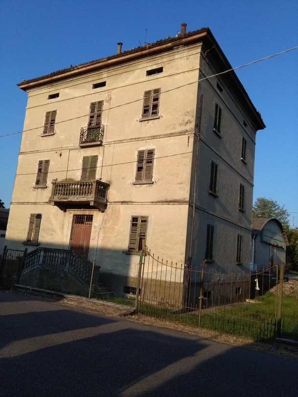 Abandoned house in Poviglio Italy