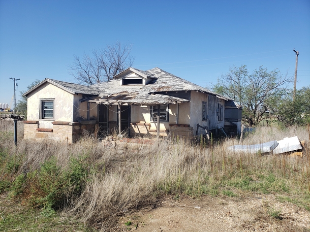 Abandoned house in Slaton Tx One of many but my favorite