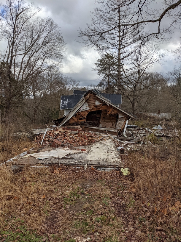 Abandoned house in Southside TN