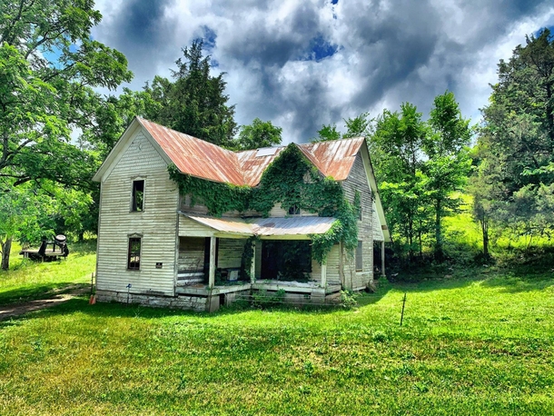 Abandoned house in the Tennessee hills