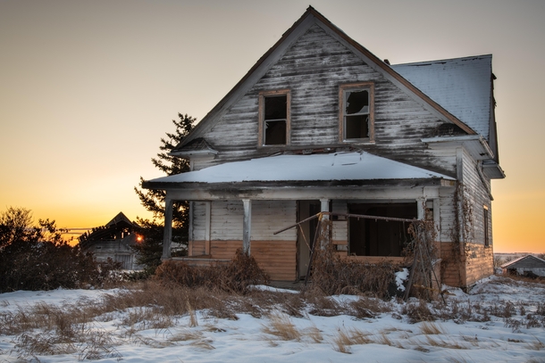 Abandoned House on the prairies OC
