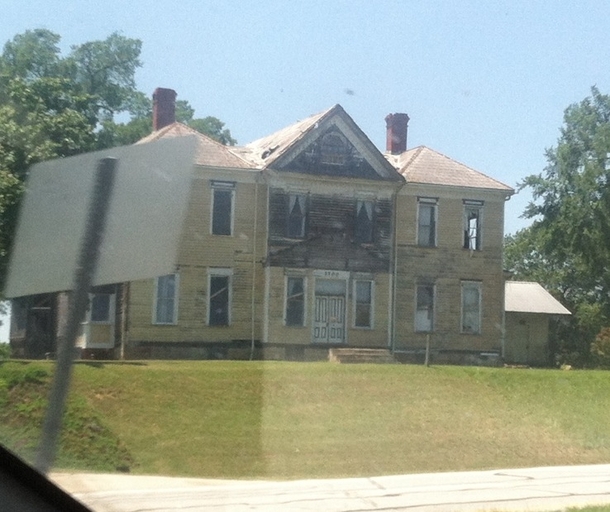 Abandoned house on US in North Carolina 