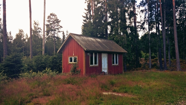 Abandoned hunting lodge 