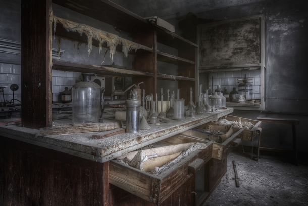 Abandoned laboratory by Andrea Pesce - Photorator