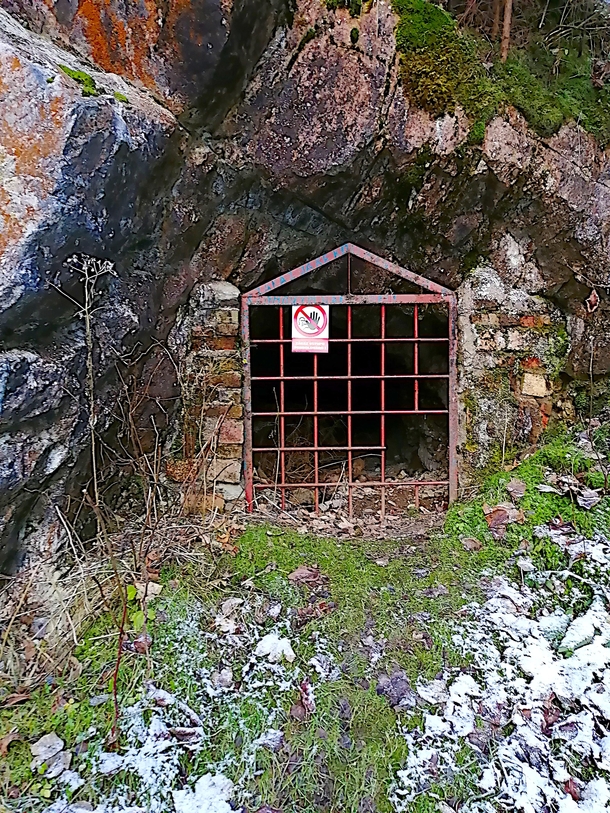 Abandoned limestone mine  gallery in comments