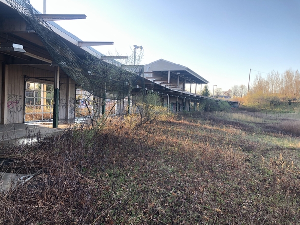 Abandoned manchester sportsplex if im correct found it next to one of my other fav spots