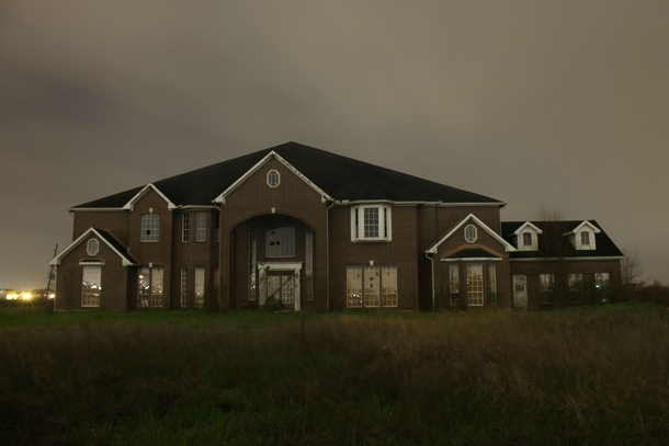 Abandoned Mansion in Pearland Texas 