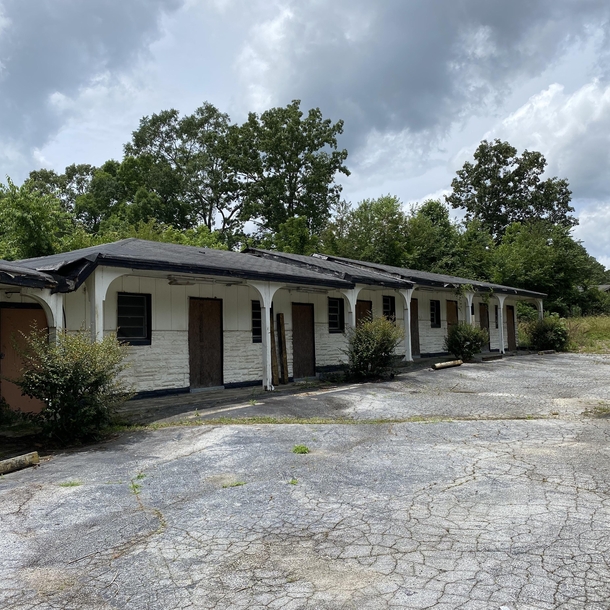 Abandoned motel in Newnan GA