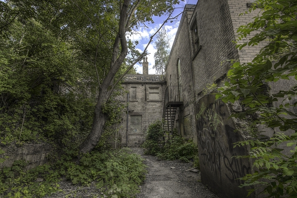 Abandoned Orphanage looks like a video game - LeeRielly Instagram - 