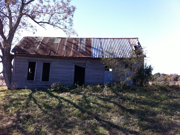 abandoned outbuilding on a farm in TX OC  album in contents