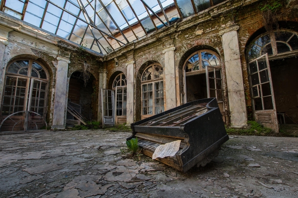 Abandoned palace in Poland 