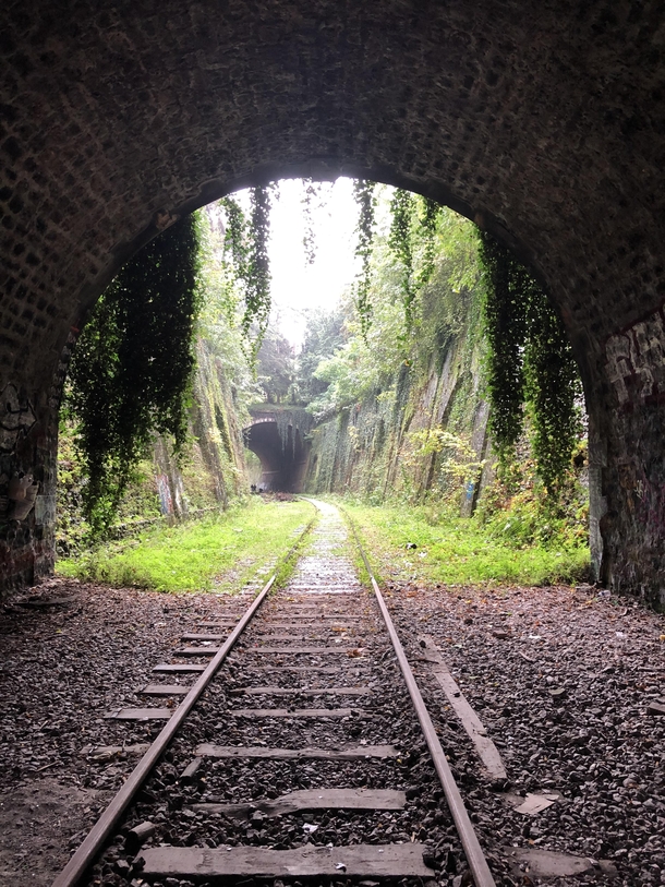 abandoned railway in paris