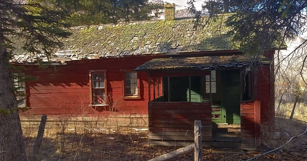 Abandoned ranger station in Indian Canyon Utah