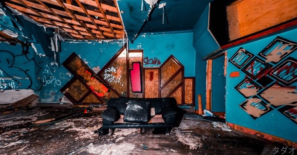 Abandoned recordning Studio Le Studio Morin Heights Quebec  Flee Normality
