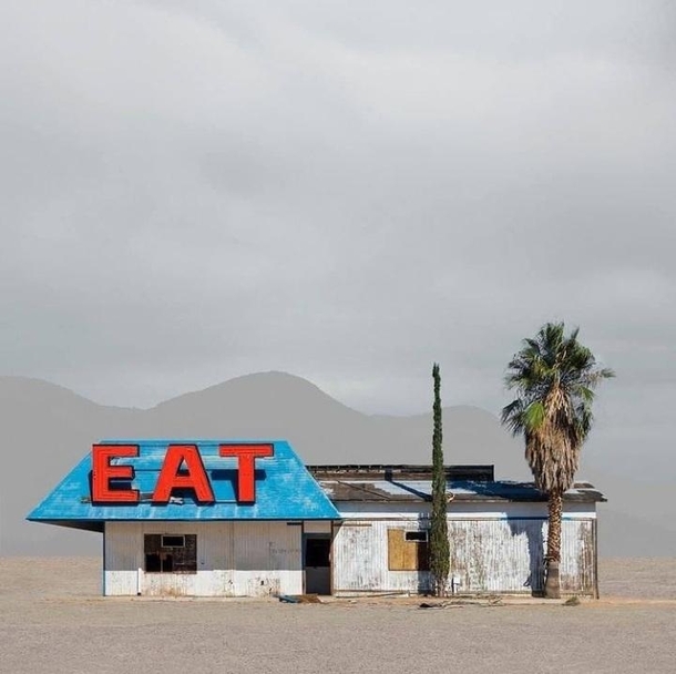 Abandoned restaurant in Victorville California