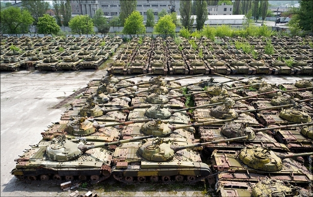 Abandoned Russian Tank factory in the Ukraine 
