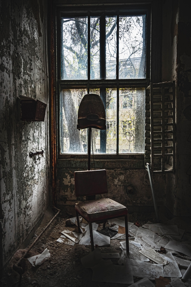 Abandoned santorium chair