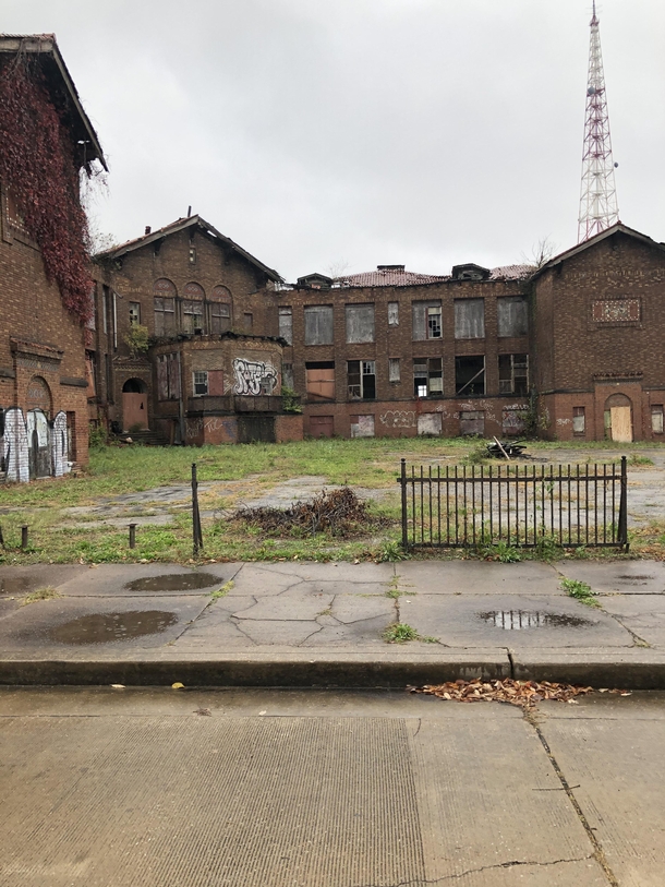 Abandoned school St Louis MO