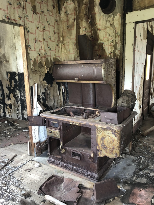 Abandoned stove outside of Clearmont WY