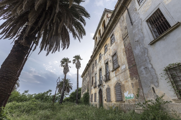 Abandoned villa that was turned into a private asylum in Italy
