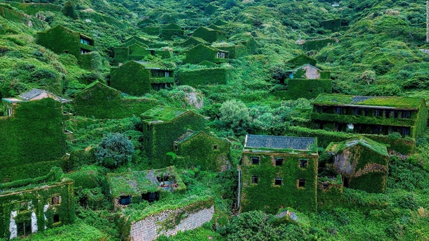 Abandoned Village in China 