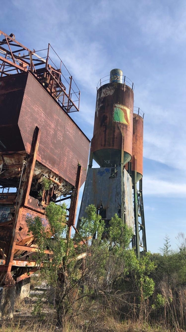 Abandoned water tower in hudson florida