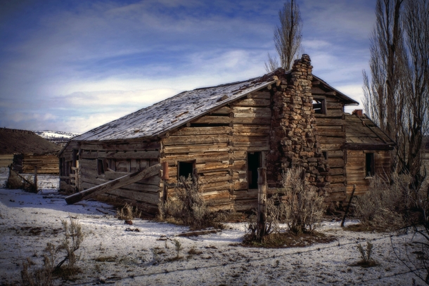 Abandoned Wood Home near Post Oregon  by Michael Kinnaman