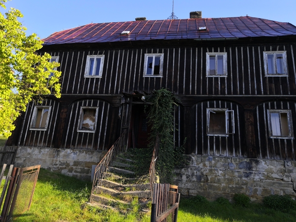 Abandonned cottage